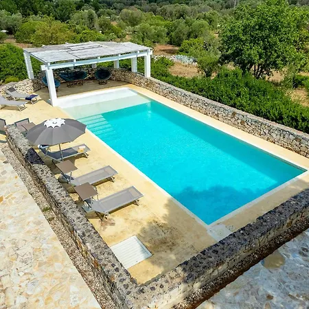 Mediterranean Villa With Pool & Sauna Near Ostuni בית נופש *